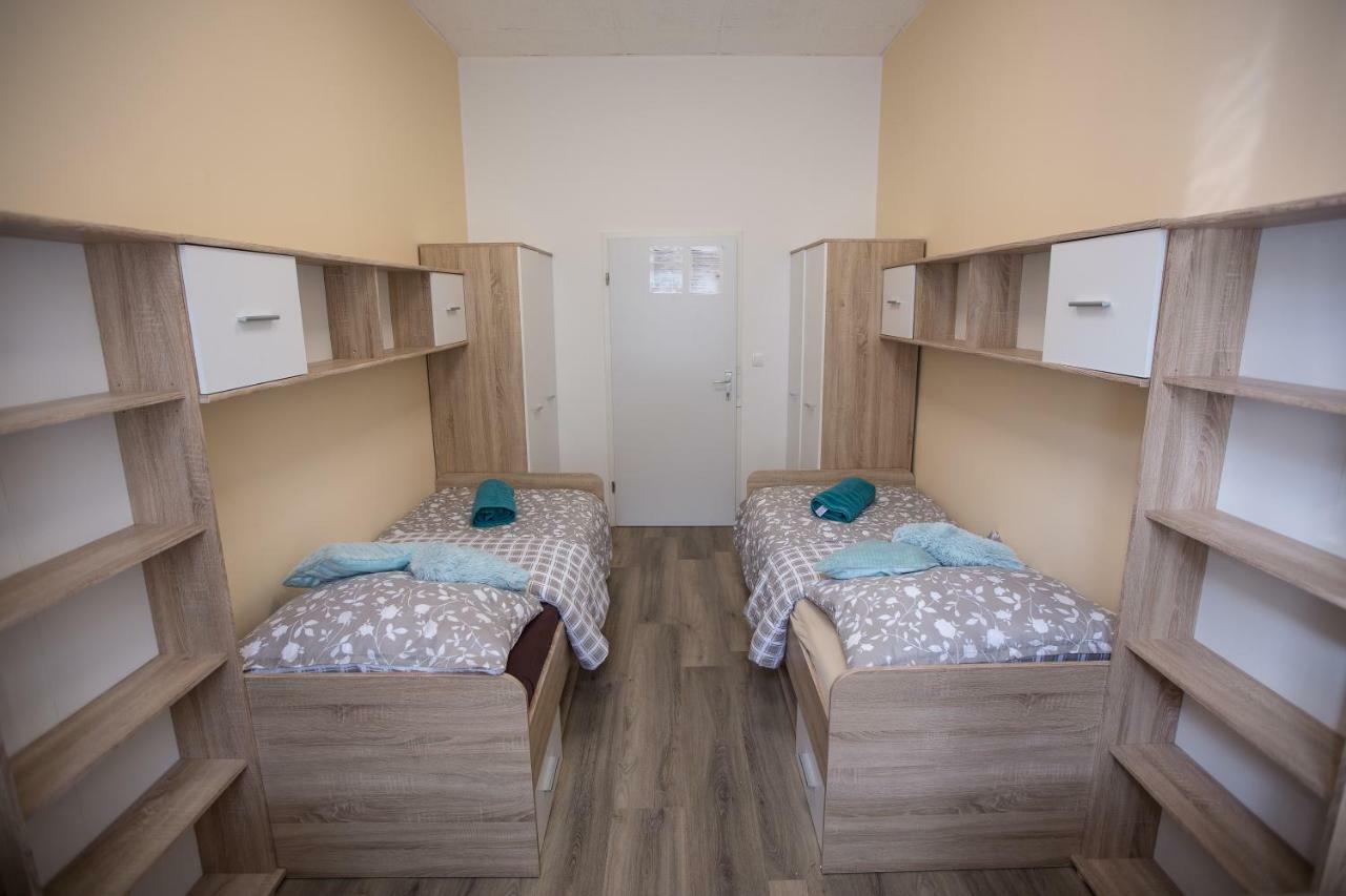 מריבור Minidorm Rooms In Heart Of City Center מראה חיצוני תמונה