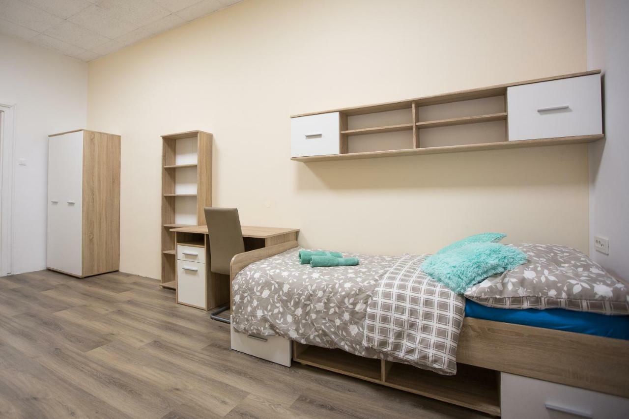 מריבור Minidorm Rooms In Heart Of City Center מראה חיצוני תמונה