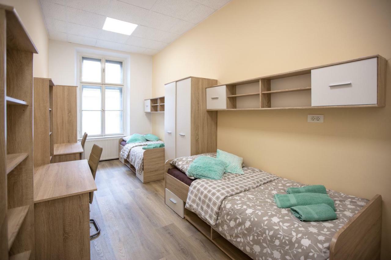 מריבור Minidorm Rooms In Heart Of City Center מראה חיצוני תמונה