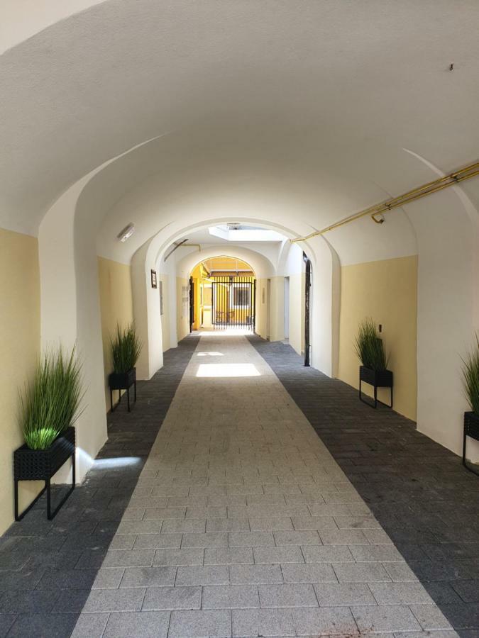 מריבור Minidorm Rooms In Heart Of City Center מראה חיצוני תמונה